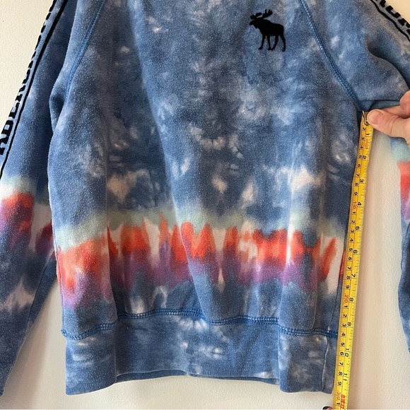 Abercrombie Kids Tie Dye Crewneck Sweatshirt Size 7/8 Blue Logo Pullover Cozy - Picture 10 of 12